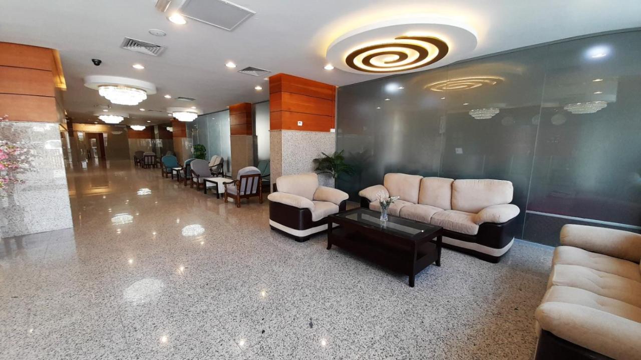Zodiac Hotel Apartments Fahaheel Koeweit Buitenkant foto