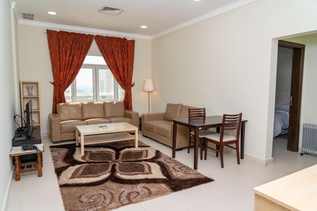 Zodiac Hotel Apartments Fahaheel Koeweit Buitenkant foto