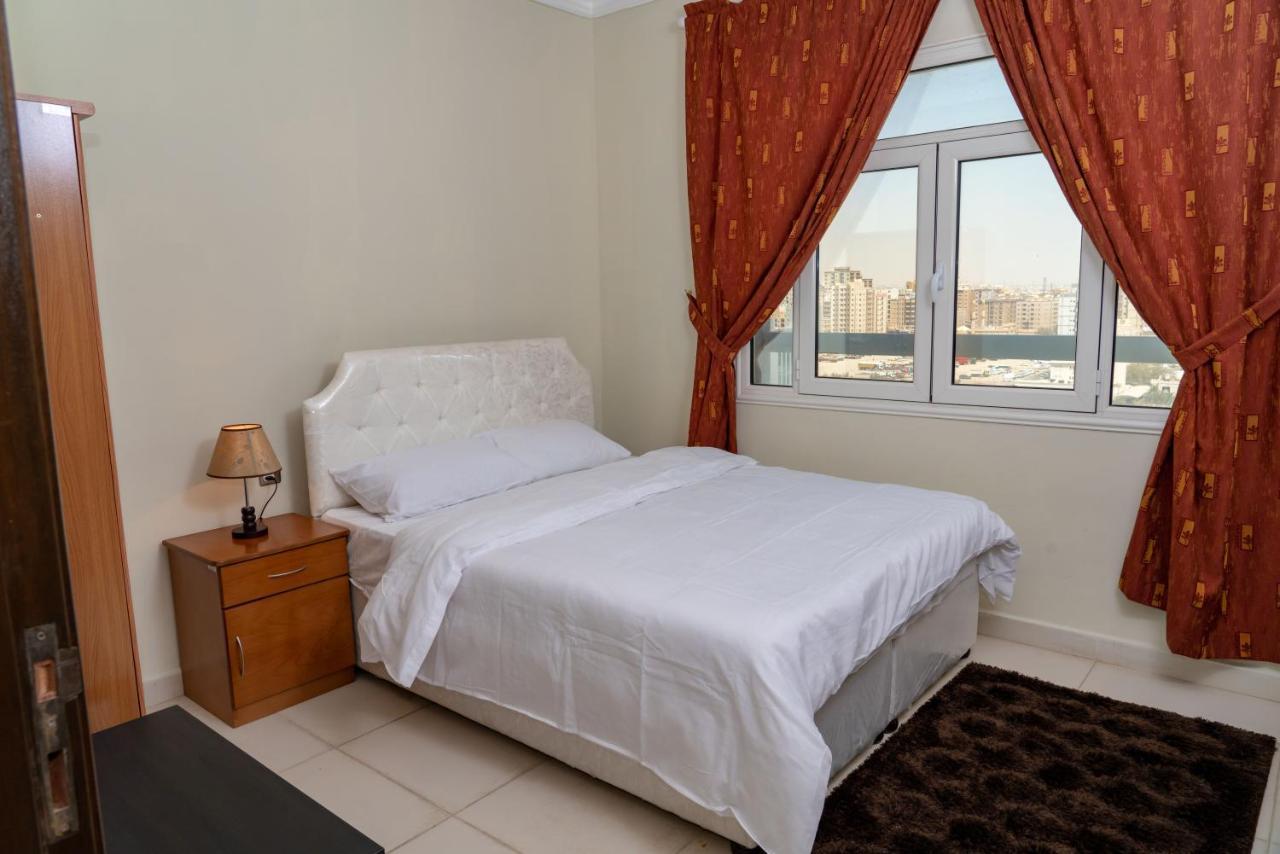 Zodiac Hotel Apartments Fahaheel Koeweit Buitenkant foto
