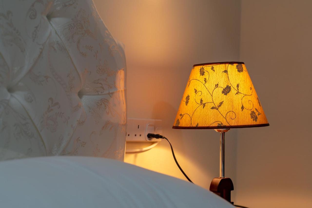 Zodiac Hotel Apartments Fahaheel Koeweit Buitenkant foto