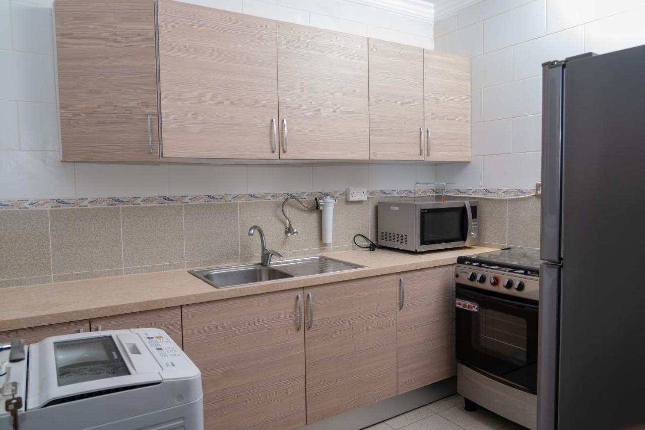 Zodiac Hotel Apartments Fahaheel Koeweit Buitenkant foto