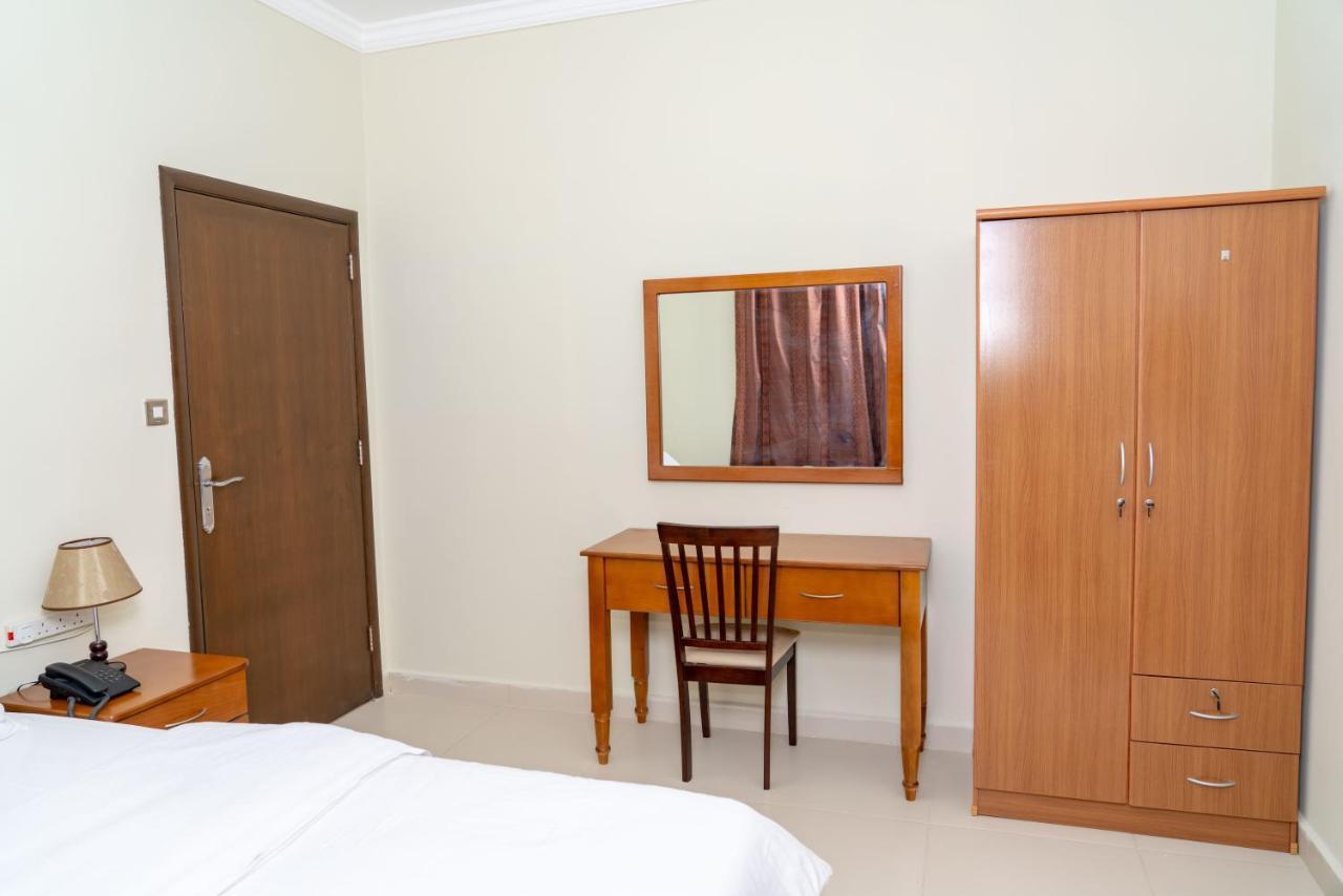 Zodiac Hotel Apartments Fahaheel Koeweit Buitenkant foto